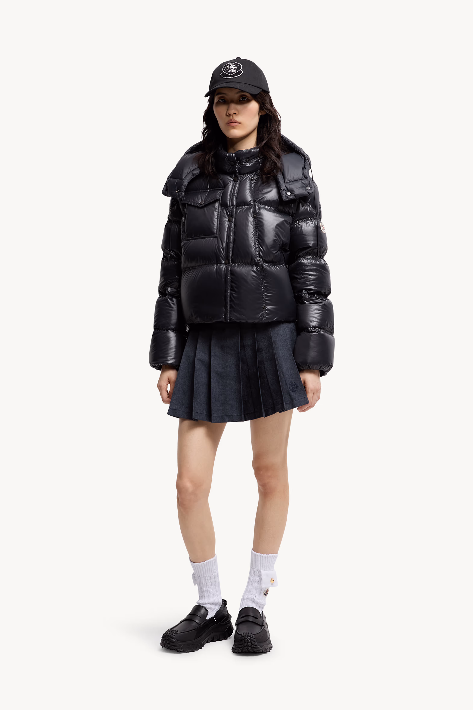 Erea Square-Quilted Hooded Short Down Jacket Women Black Moncler 0